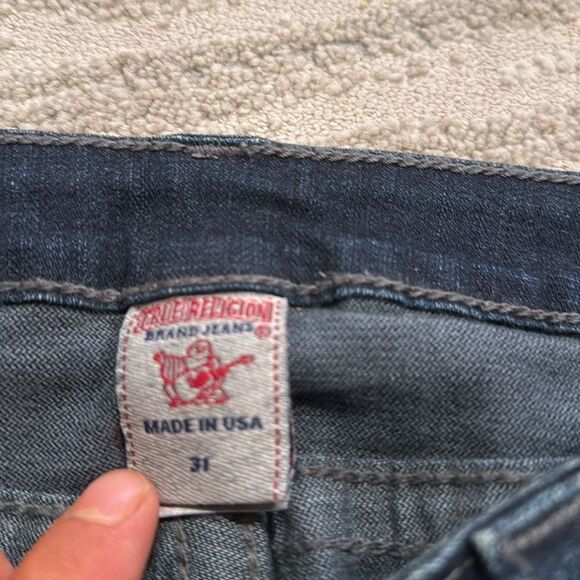 True Religion Becky  Bootcut Jean bling buttons size 31 EUC dark wash - Picture 5 of 12